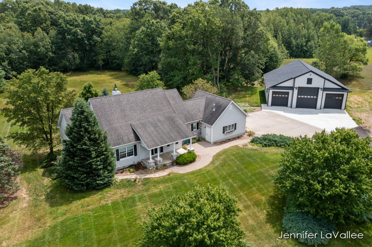 1471 10 Mile Road Northeast Comstock Park, MI 49321 - Photo 42 of 56 IMG_1041