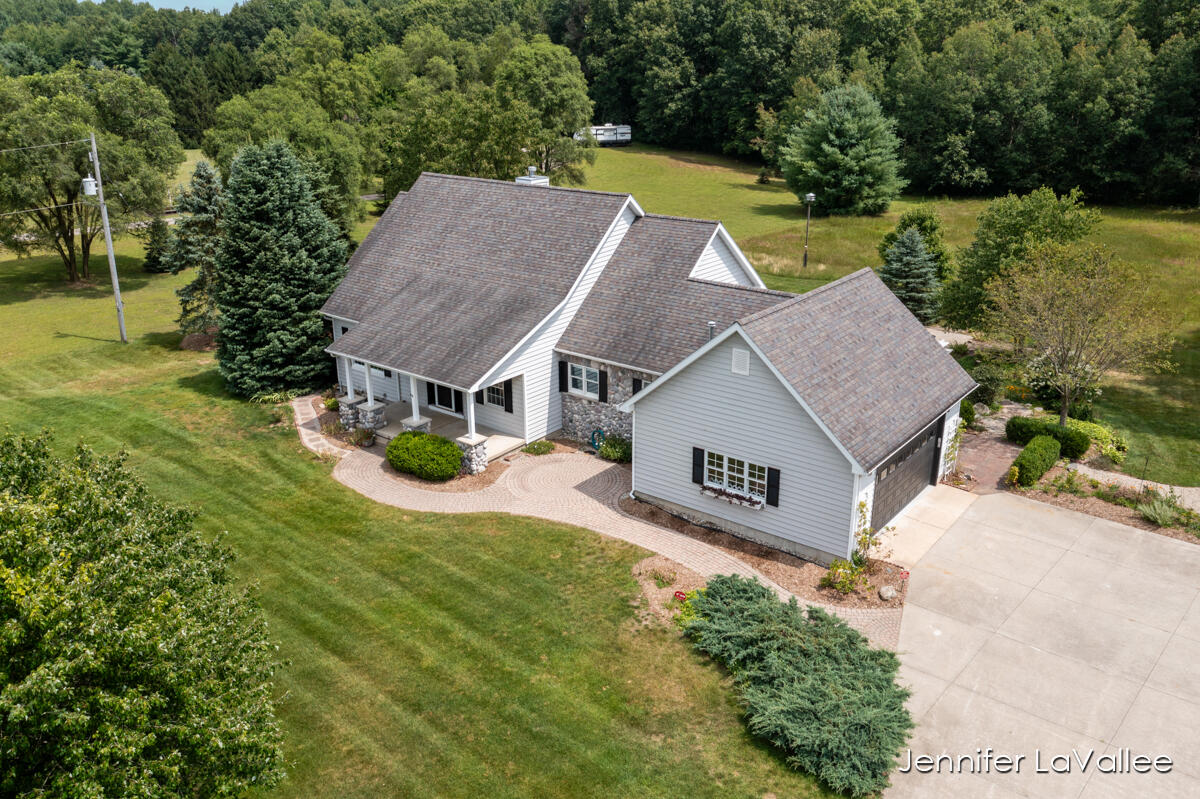 1471 10 Mile Road Northeast Comstock Park, MI 49321 - Photo 43 of 56 IMG_1042