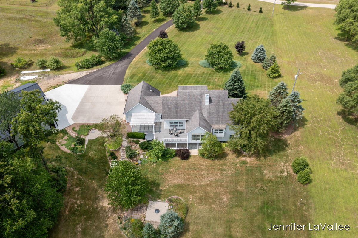 1471 10 Mile Road Northeast Comstock Park, MI 49321 - Photo 47 of 56 IMG_1046