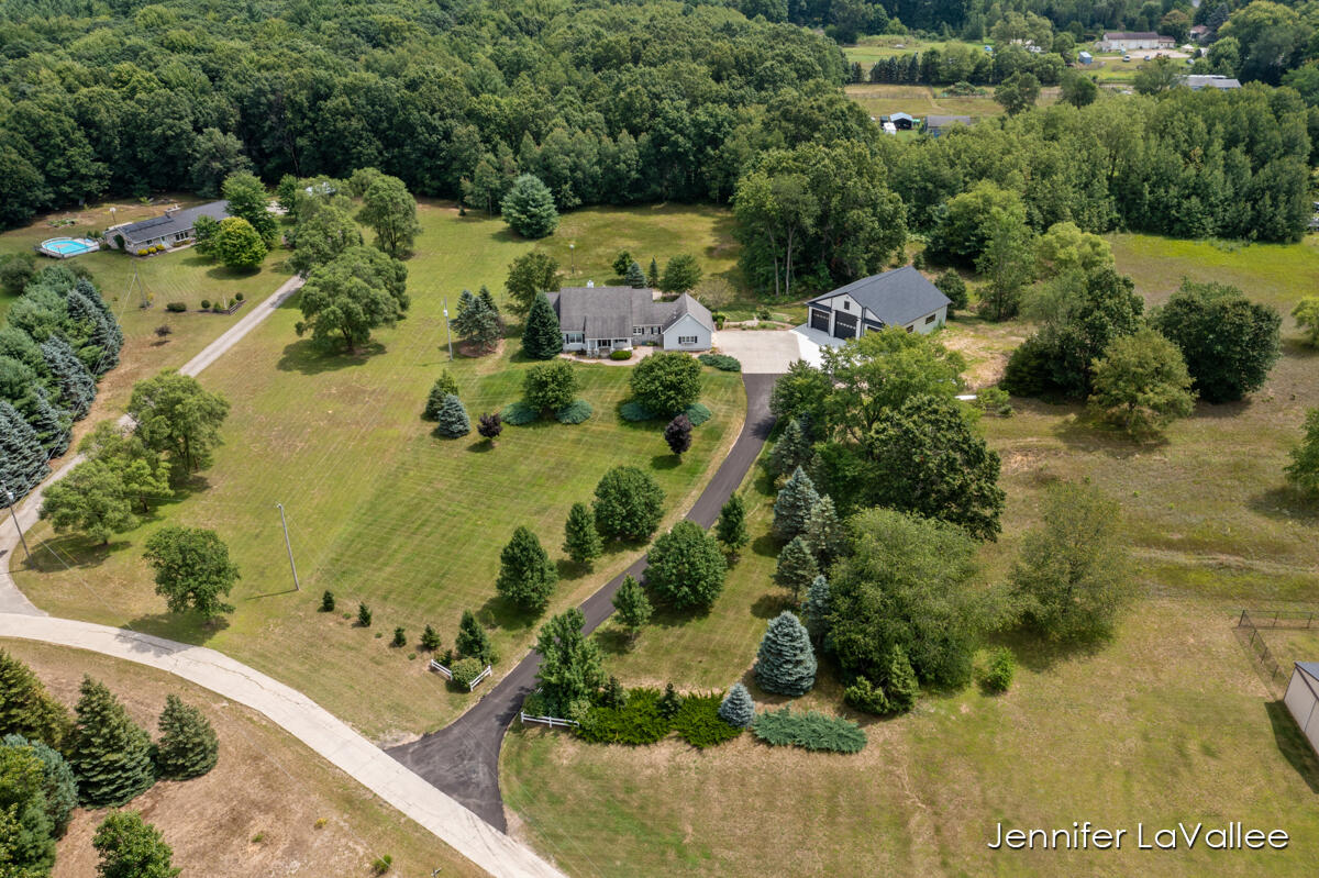 1471 10 Mile Road Northeast Comstock Park, MI 49321 - Photo 50 of 56 IMG_1049