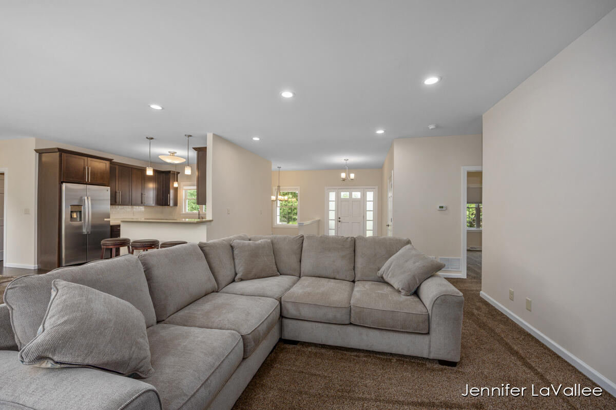 1471 10 Mile Road Northeast Comstock Park, MI 49321 - Photo 5 of 56 IMG_1004