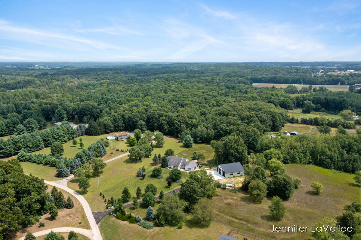 1471 10 Mile Road Northeast Comstock Park, MI 49321 - Photo 51 of 56 IMG_1050