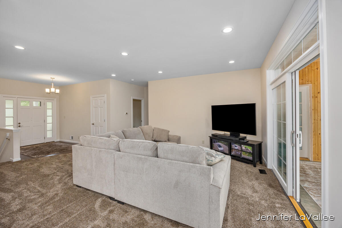 1471 10 Mile Road Northeast Comstock Park, MI 49321 - Photo 6 of 56 IMG_1005