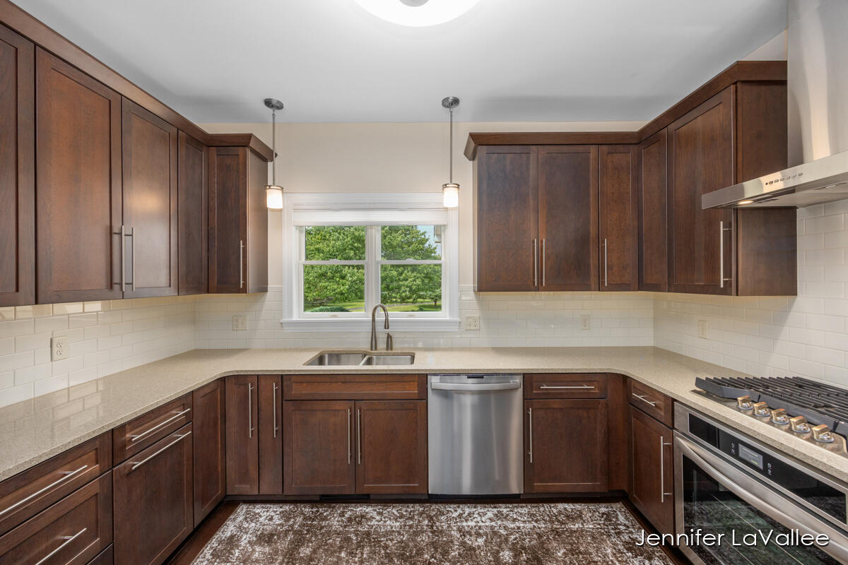 1471 10 Mile Road Northeast Comstock Park, MI 49321 - Photo 9 of 56 IMG_1008