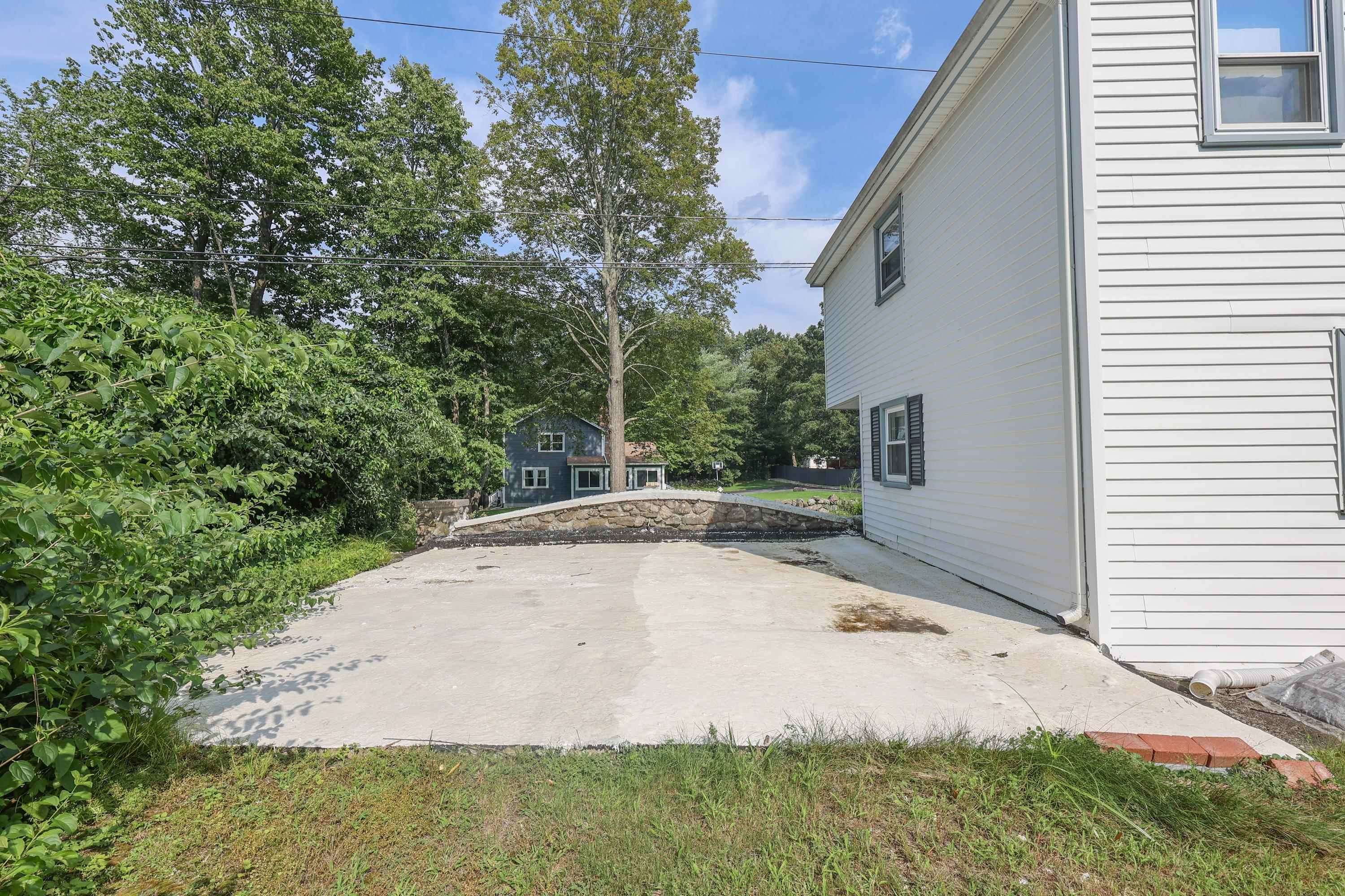 30 Harris Road Windham, NH 03087 - Photo 31 of 40