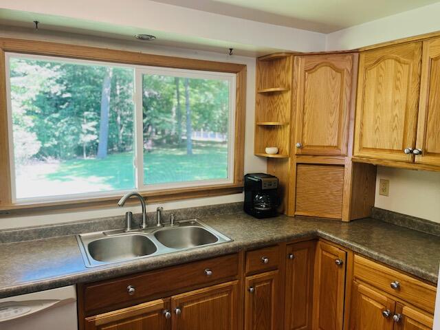 W1380 Little River Road Marinette, WI 54143 - Photo 31 of 43 Marinette kitchen 7