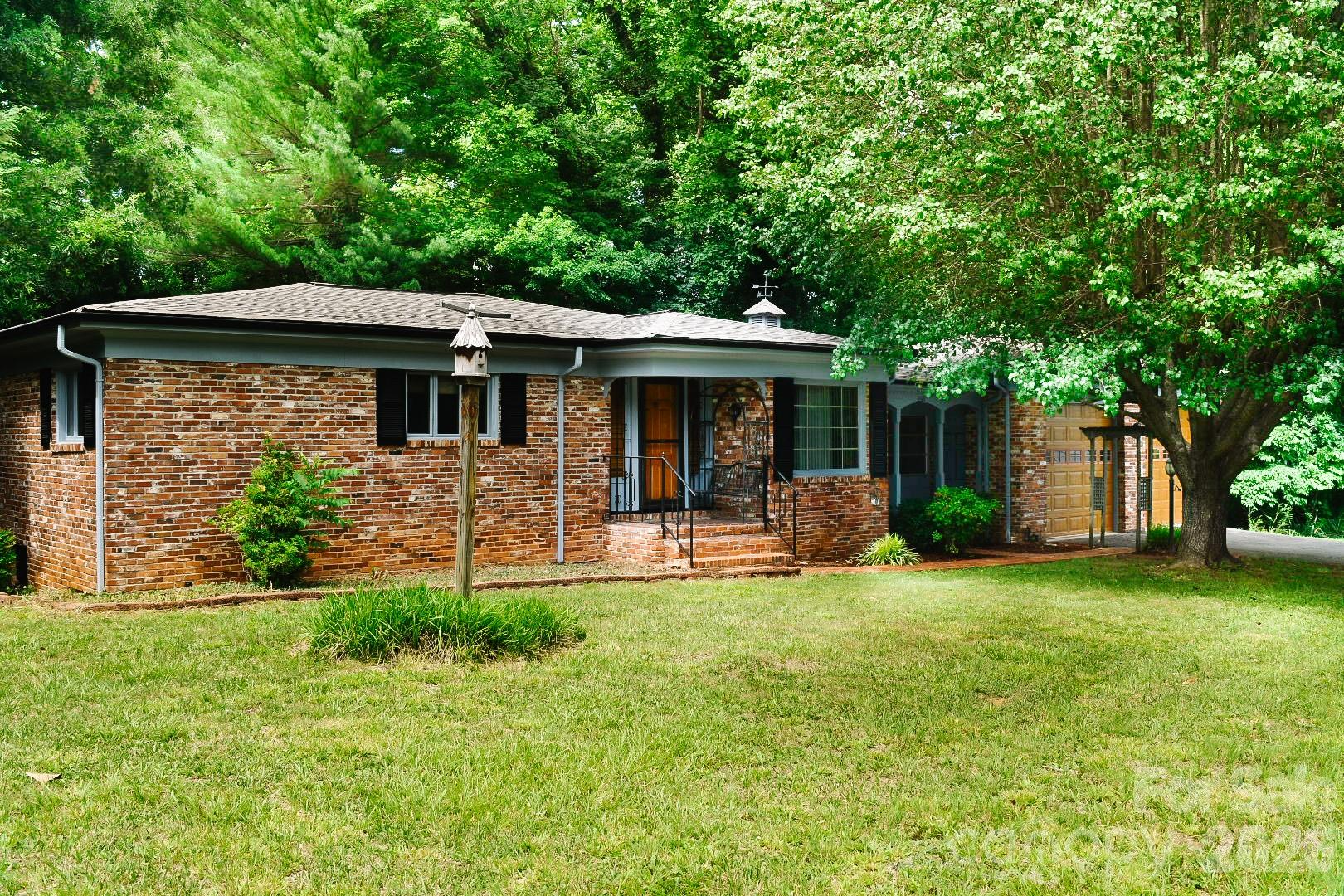 2575 Country Club Road Wilkesboro, NC 28697 - Photo 3 of 47