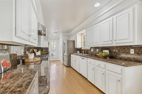 $1,100,000 | 5322 West Mockingbird Lane, Dallas, TX 75209