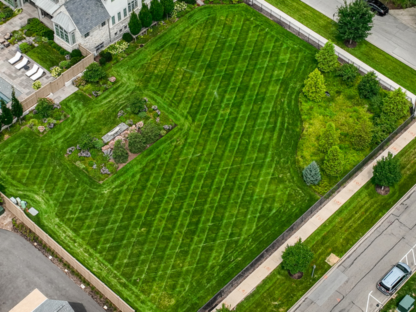 103 South Webster Street Naperville, IL 60540 - Photo 21 of 44 a view of a garden from a balcony
