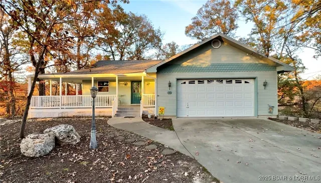 $389,900 | 165 4 Winds Court, Lake Ozark, MO 65049