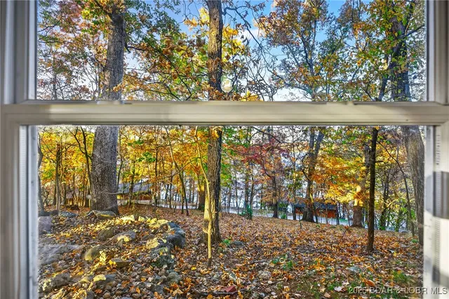 $389,900 | 165 4 Winds Court, Lake Ozark, MO 65049