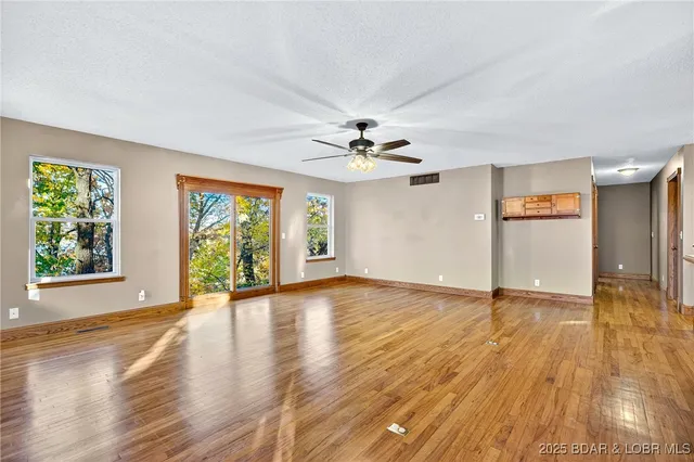 $389,900 | 165 4 Winds Court, Lake Ozark, MO 65049