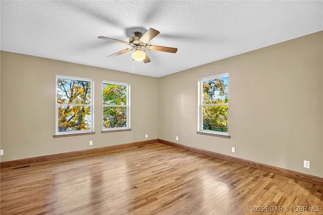 $389,900 | 165 4 Winds Court, Lake Ozark, MO 65049