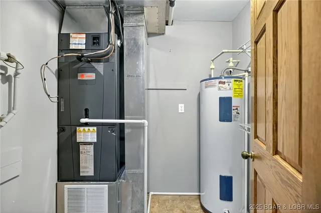 $389,900 | 165 4 Winds Court, Lake Ozark, MO 65049