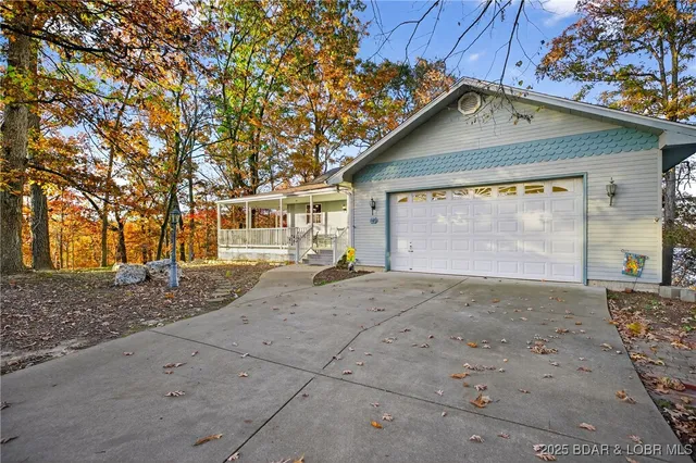 $389,900 | 165 4 Winds Court, Lake Ozark, MO 65049