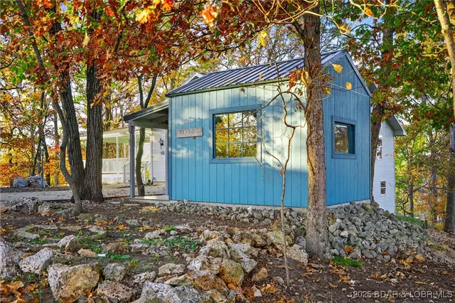 $389,900 | 165 4 Winds Court, Lake Ozark, MO 65049