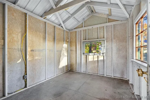 $389,900 | 165 4 Winds Court, Lake Ozark, MO 65049