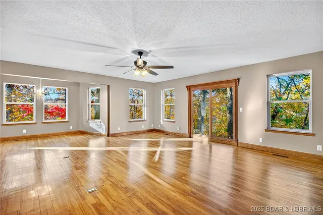 $389,900 | 165 4 Winds Court, Lake Ozark, MO 65049