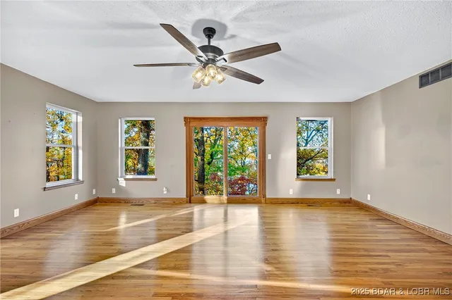 $389,900 | 165 4 Winds Court, Lake Ozark, MO 65049