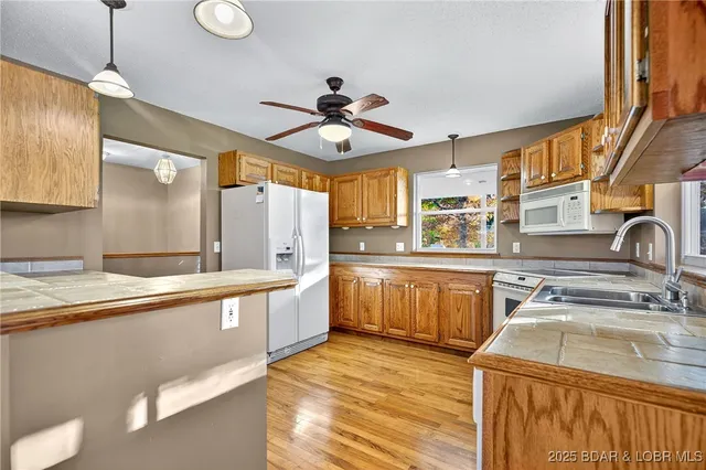 $389,900 | 165 4 Winds Court, Lake Ozark, MO 65049