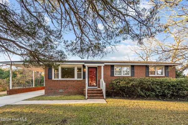 $1,500 | 205 Regalwood Drive, Jacksonville, NC 28546