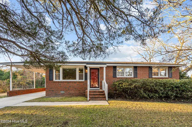 $1,550 | 205 Regalwood Drive, Jacksonville, NC 28546