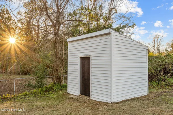 $1,500 | 205 Regalwood Drive, Jacksonville, NC 28546