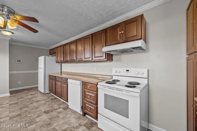 $1,550 | 205 Regalwood Drive, Jacksonville, NC 28546