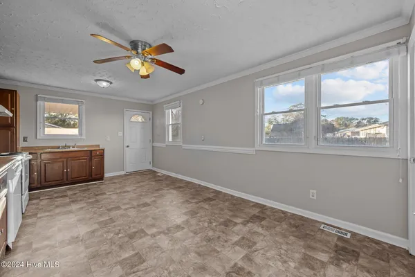 $1,500 | 205 Regalwood Drive, Jacksonville, NC 28546