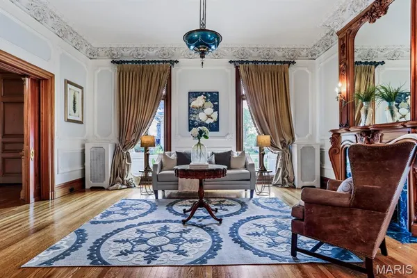 $2,300,000 | 37 Washington Terrace, St. Louis, MO 63112