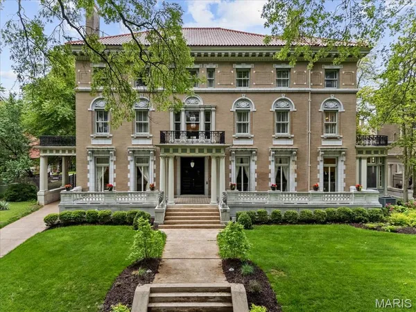$2,300,000 | 37 Washington Terrace, St. Louis, MO 63112