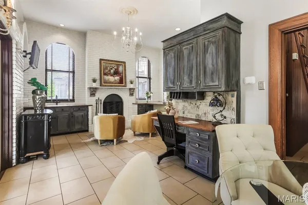 $2,300,000 | 37 Washington Terrace, St. Louis, MO 63112