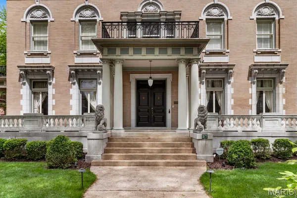 $2,300,000 | 37 Washington Terrace, St. Louis, MO 63112
