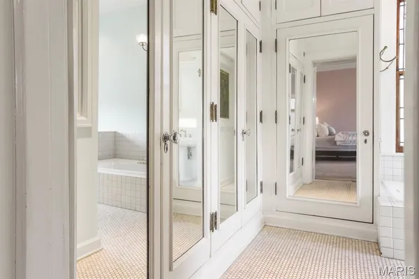 $2,300,000 | 37 Washington Terrace, St. Louis, MO 63112