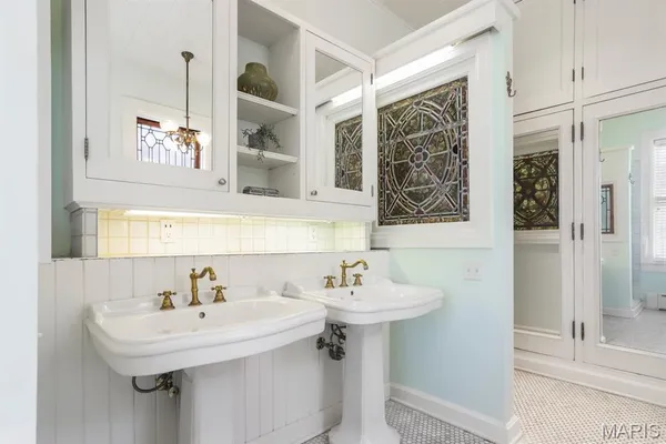$2,300,000 | 37 Washington Terrace, St. Louis, MO 63112