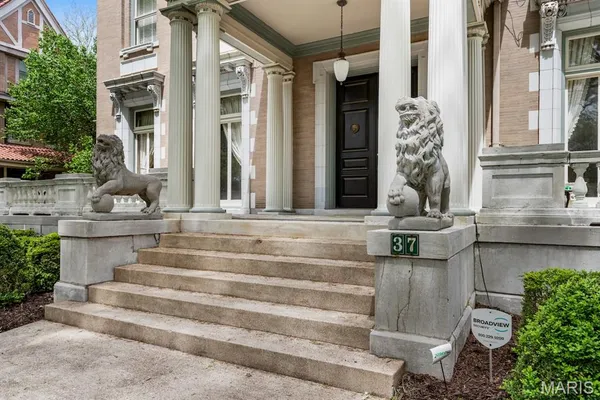 $2,300,000 | 37 Washington Terrace, St. Louis, MO 63112