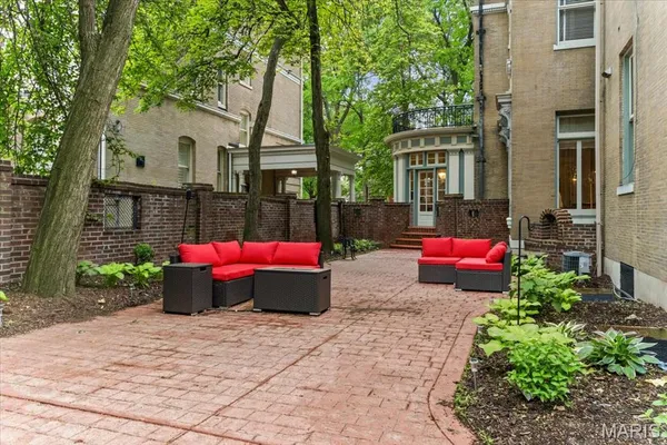 $2,300,000 | 37 Washington Terrace, St. Louis, MO 63112