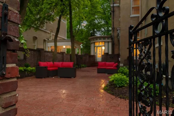 $2,300,000 | 37 Washington Terrace, St. Louis, MO 63112
