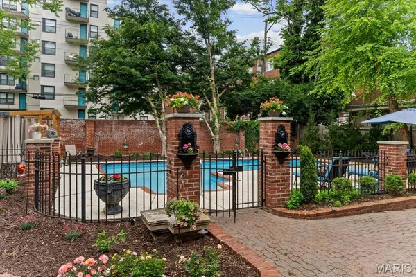 $2,300,000 | 37 Washington Terrace, St. Louis, MO 63112