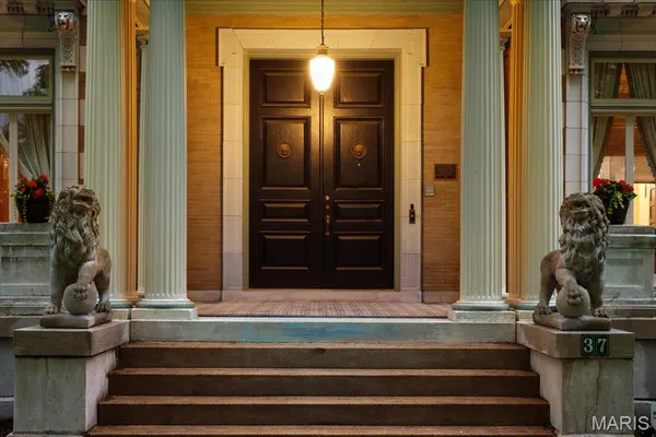 $2,300,000 | 37 Washington Terrace, St. Louis, MO 63112
