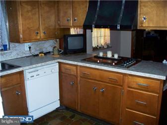 415 Jackson Road Sewell, NJ 08080 - Photo 5 of 12