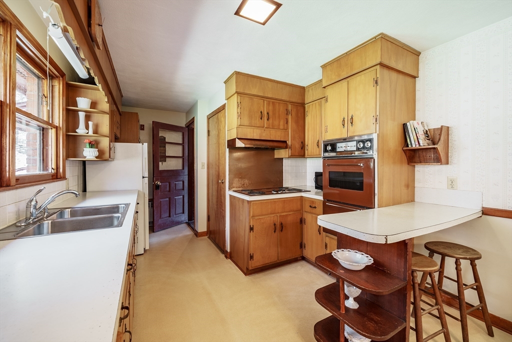 70 Ridgewood Drive Russell, MA 01071 - Photo 4 of 23 Gallery Image 4