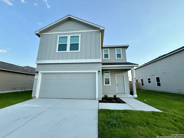 a view of a back yard