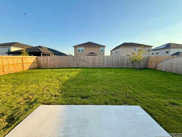 $2,200 | 433 Panther Pass, Seguin, TX 78155