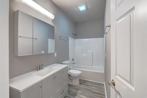 $282,500 | 606 West Delavan Drive, Janesville, WI 53546