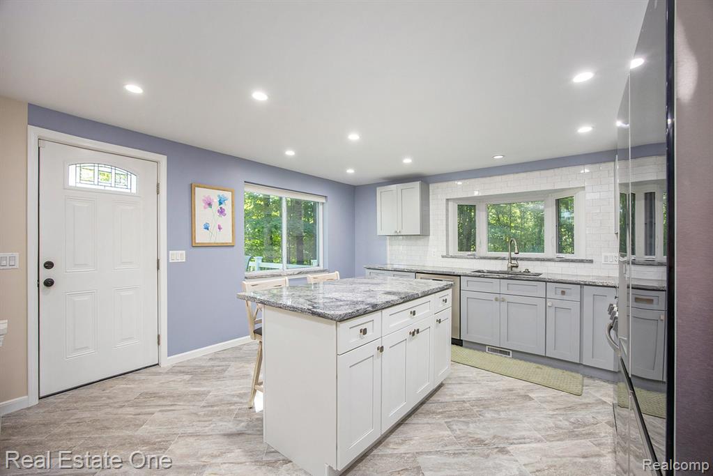 4666 County Line Road New Haven, MI 48048 - Photo 5 of 22