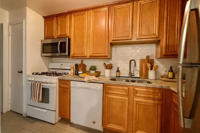 $1,399 | 938 Ontario Street, Unit 11, Oak Park, IL 60302