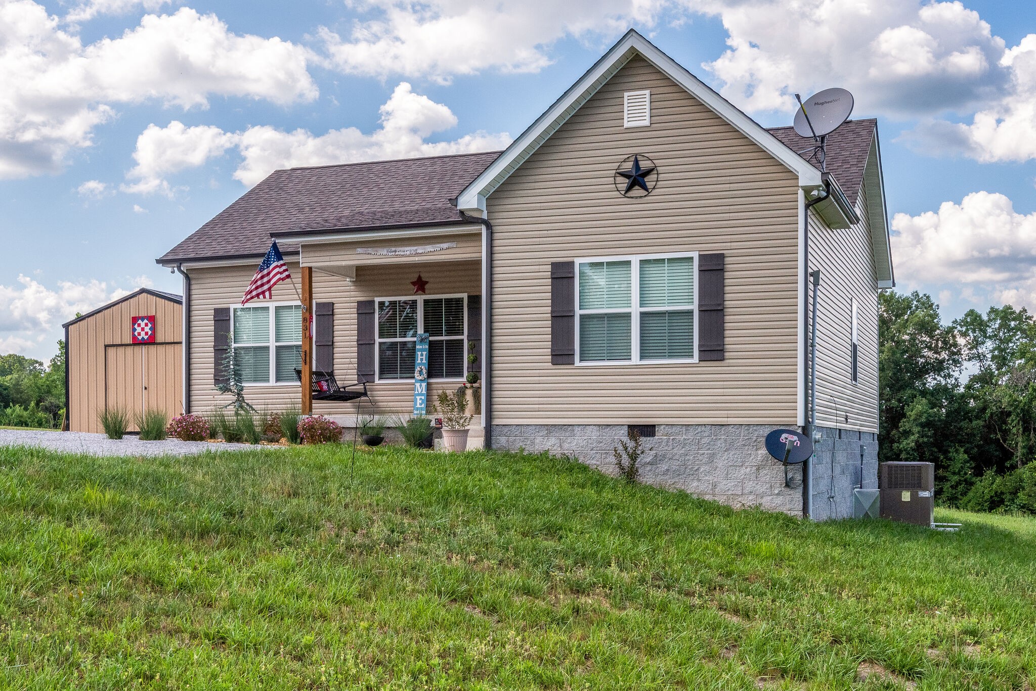 831 Hooper Road Charlotte, TN 37036 - Photo 1 of 29 Gallery Image 1