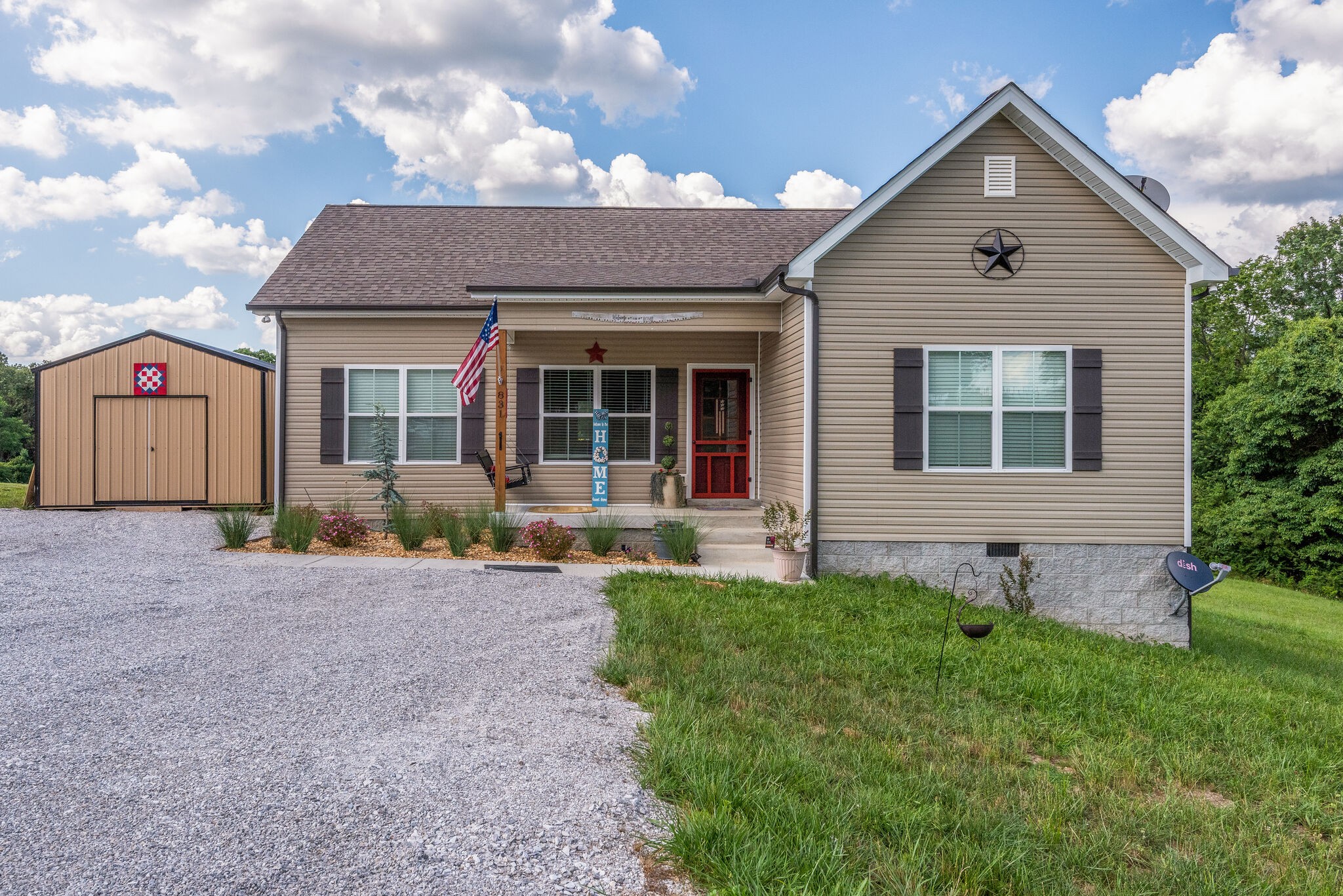 831 Hooper Road Charlotte, TN 37036 - Photo 2 of 29 Gallery Image 2