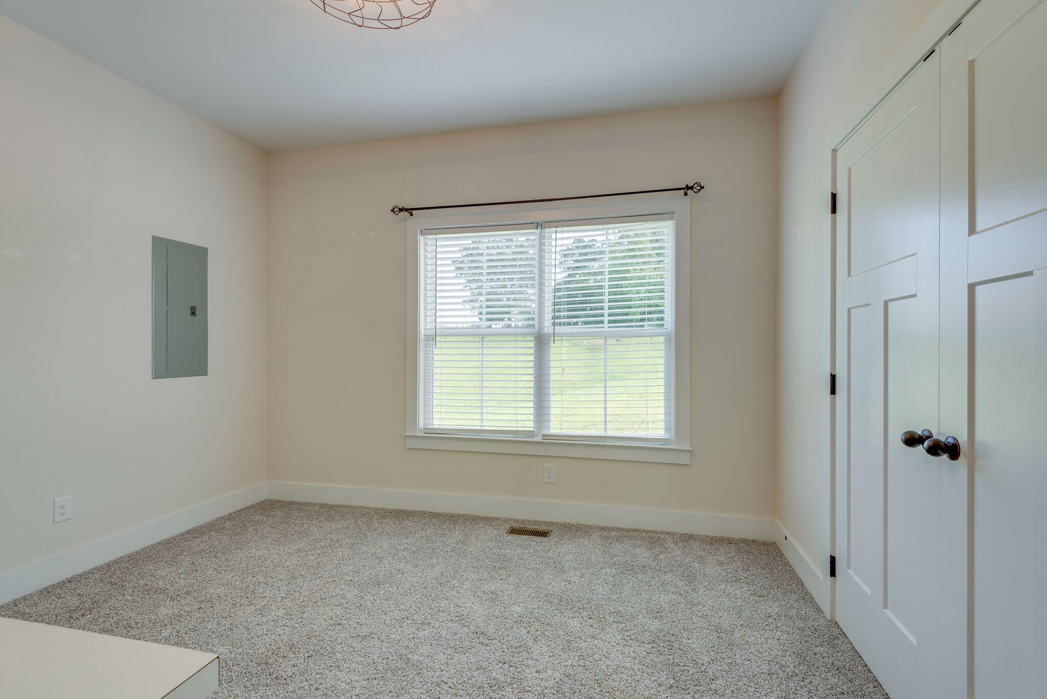 831 Hooper Road Charlotte, TN 37036 - Photo 23 of 29 Gallery Image 23